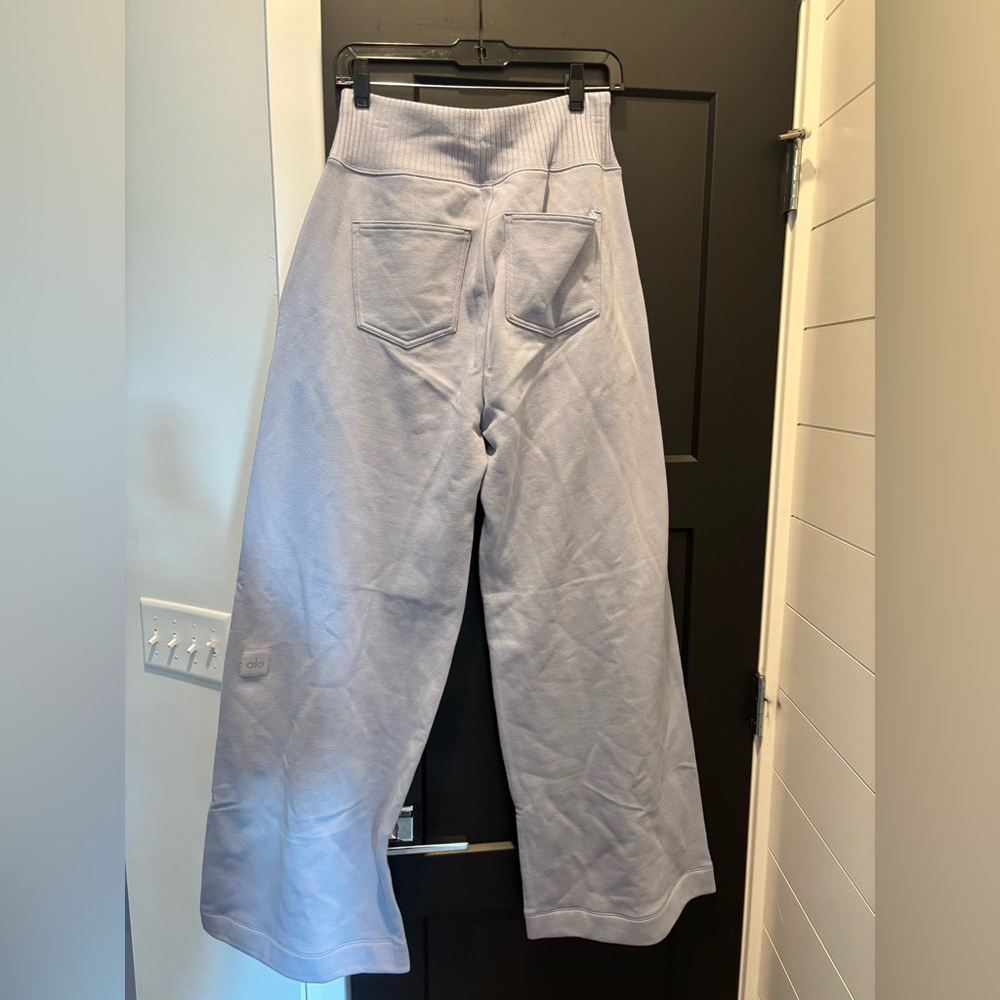ALO Yoga Serenity Wide Leg Sweatpant Large Limited: Winter Frost NWT NEW pants - Picture 12 of 16